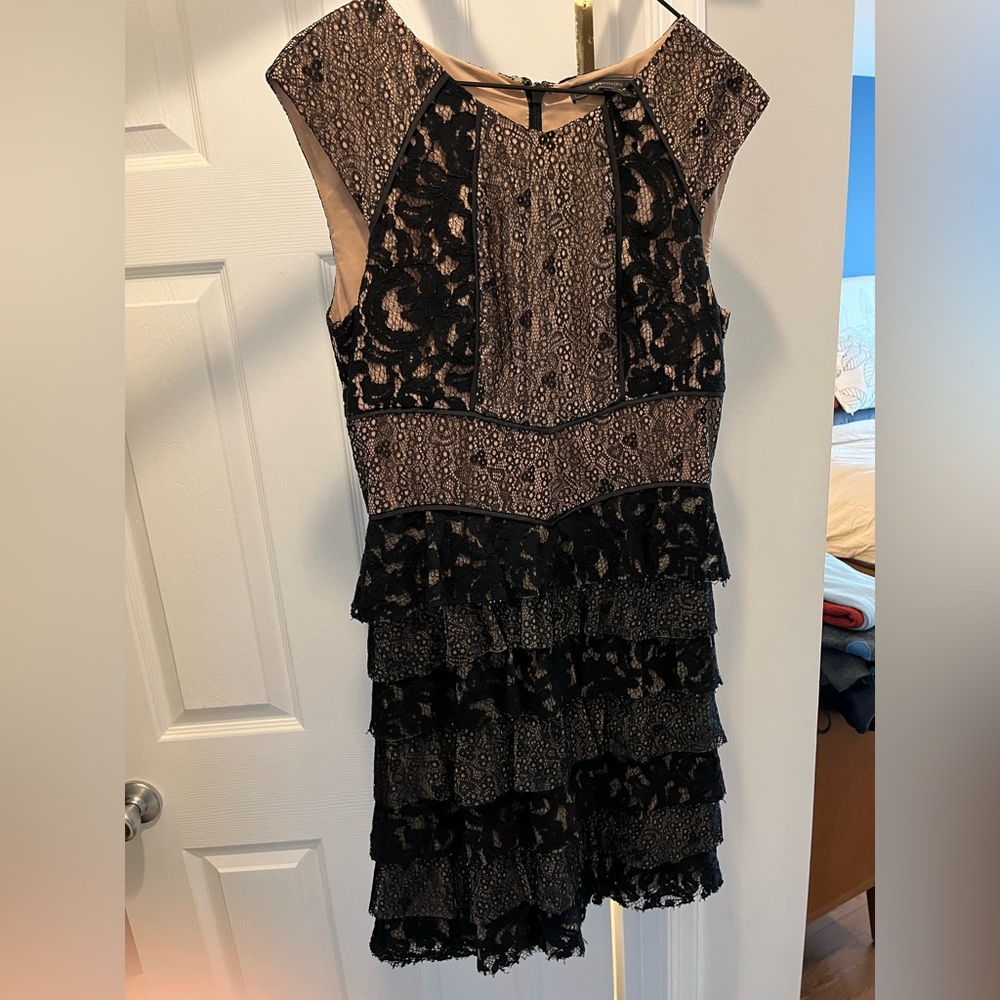 BCBGMAXAZRIA Women’s Cocktail Midi Sleeveless  Dress - Size 06